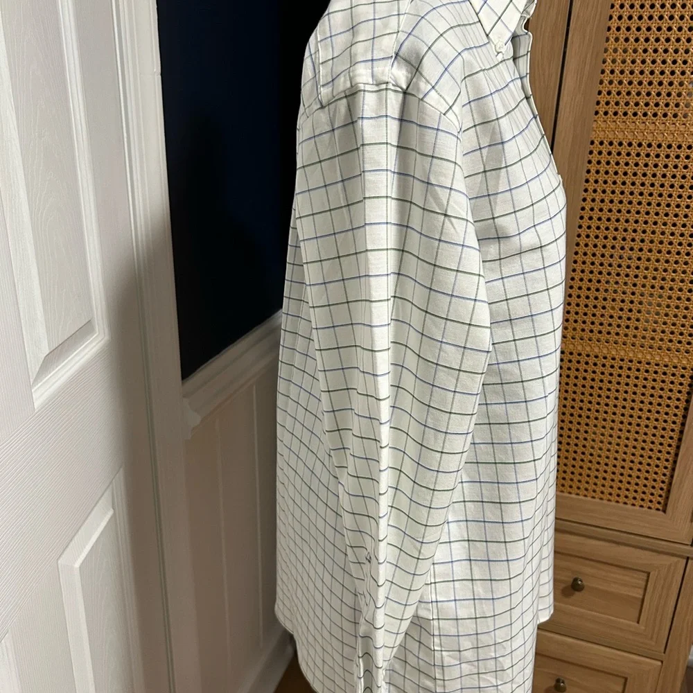 Van Heusen Men's White and Blue Plaid Shirt. - Picture 3 of 6